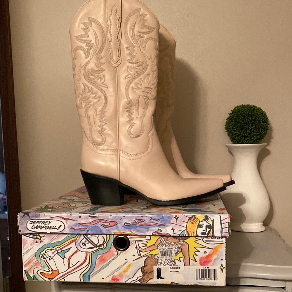 Jeffrey Campbell Dagget Cream Western Boots 7.5